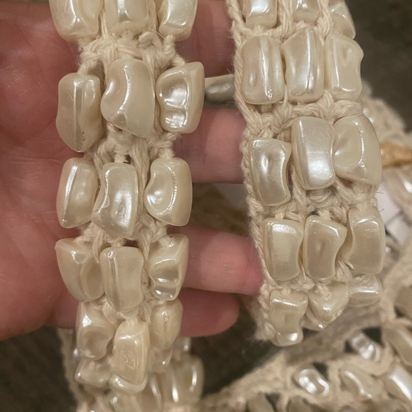 NWT Mother Of Pearl Beaded Crochet Tote Bag in Cream - Picture 4 of 5